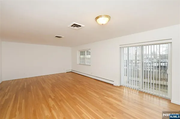 $2,600 | 20-30 Ridge Road, Unit A8, Ridgewood, NJ 07450