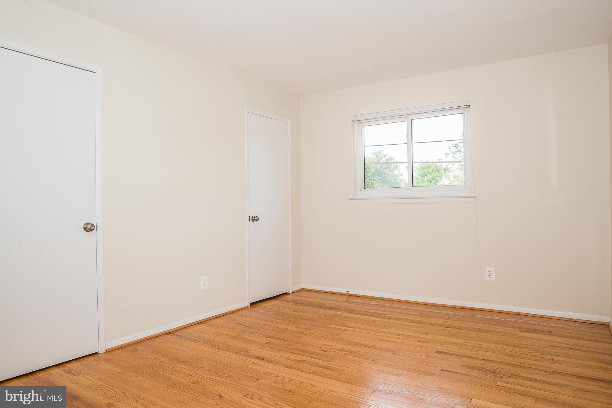 6213 Hanover Avenue Springfield, VA 22150 - Photo 15 of 30 Gleaming hardwood flooring!