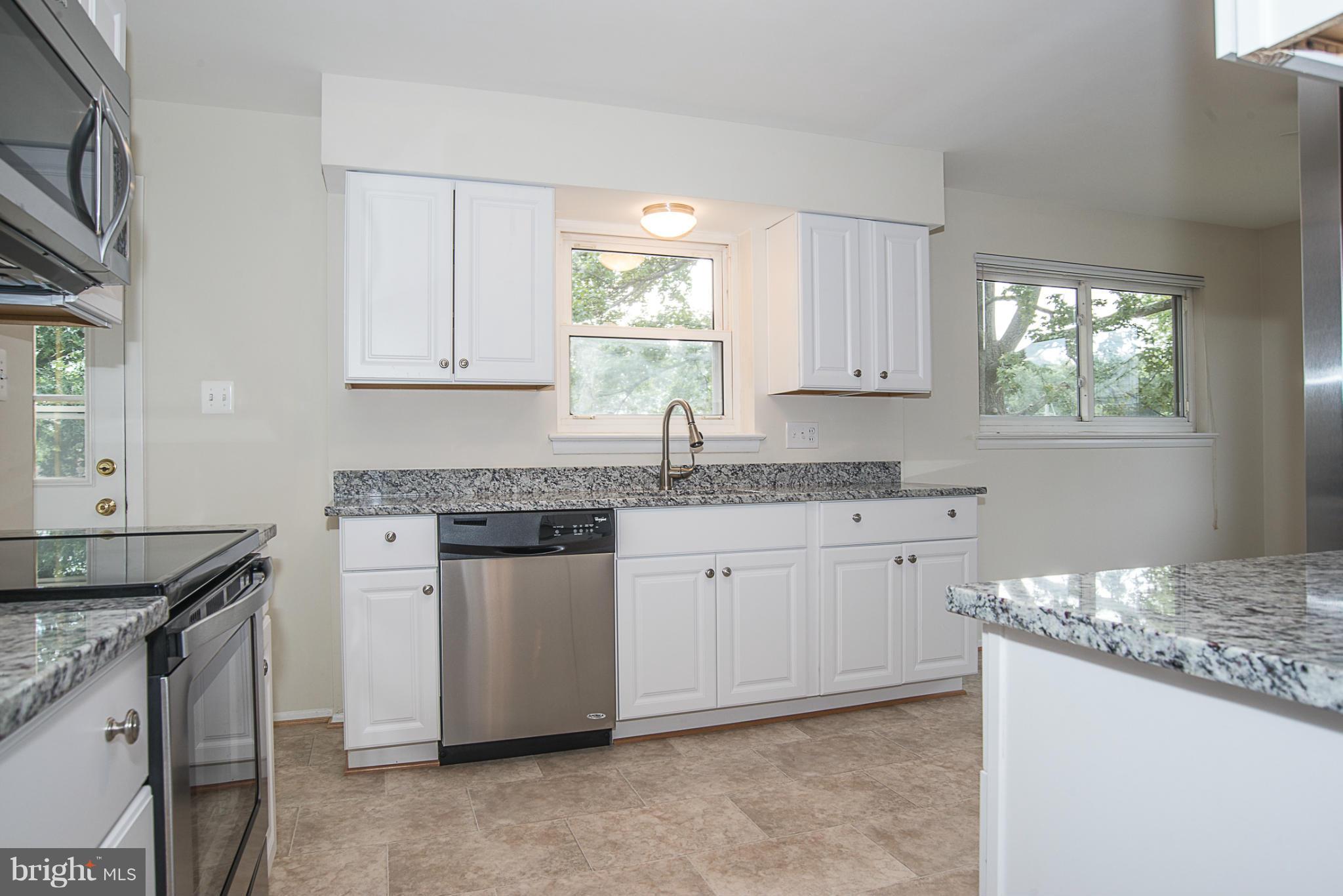 6213 Hanover Avenue Springfield, VA 22150 - Photo 10 of 30 Kitchen