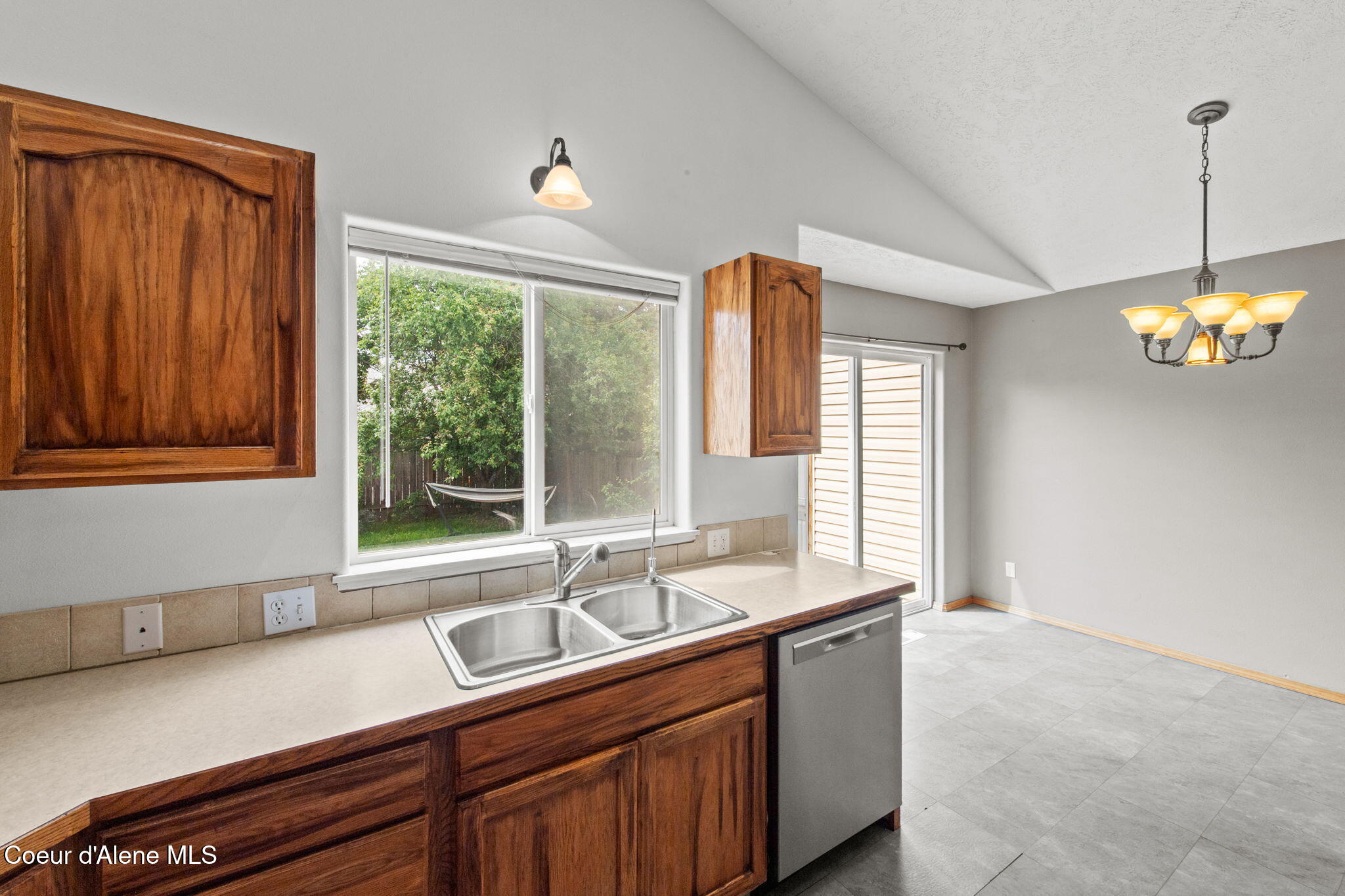 14364 Cascade Street Rathdrum, ID 83858 - Photo 20 of 36 Kitchen