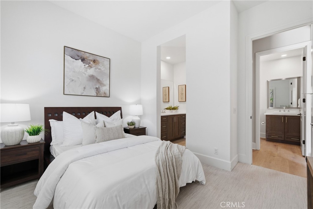 84 Rockinghorse Irvine, CA 92602 - Photo 12 of 41 Main Floor Bedroom