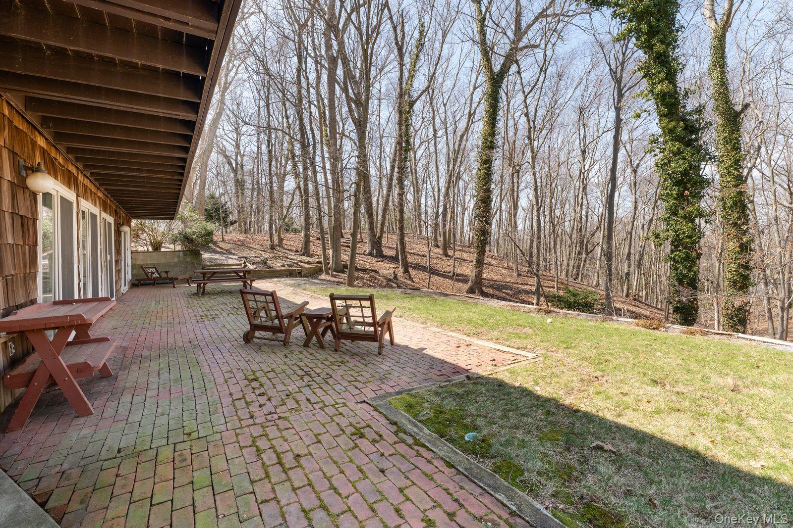 48 Farm Road Head of the Harbor, NY 11780 - Photo 12 of 35
