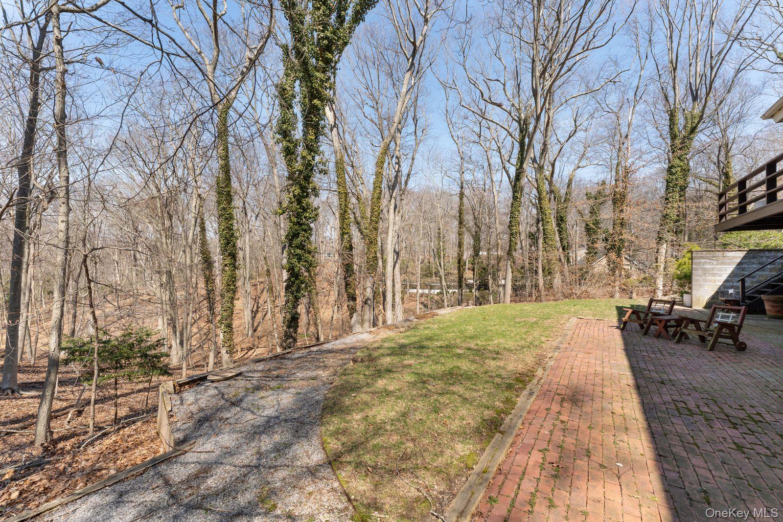 48 Farm Road Head of the Harbor, NY 11780 - Photo 14 of 35