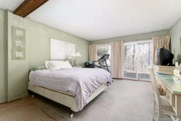 $949,000 | 48 Farm Road, St. James, NY 11780