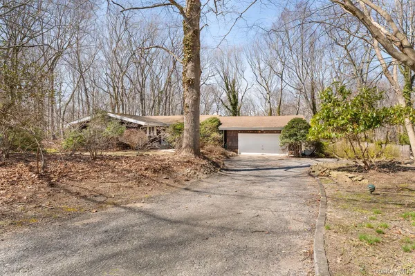 $949,000 | 48 Farm Road, St. James, NY 11780