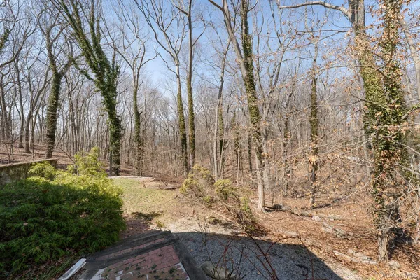 $949,000 | 48 Farm Road, St. James, NY 11780