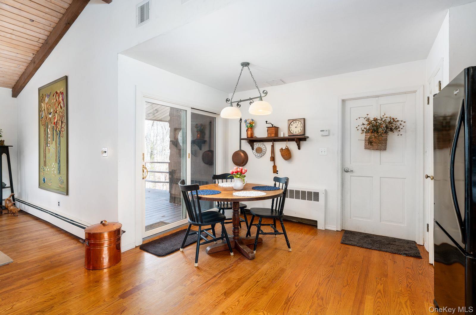 48 Farm Road Head of the Harbor, NY 11780 - Photo 4 of 35