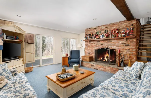 $949,000 | 48 Farm Road, St. James, NY 11780