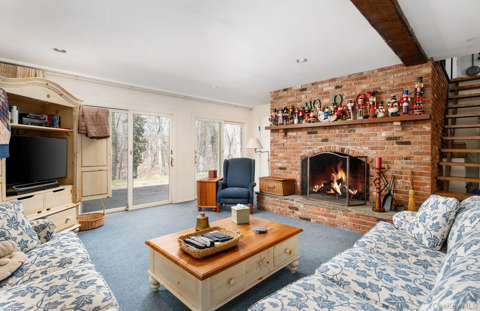 48 Farm Road Head of the Harbor, NY 11780 - Photo 6 of 35
