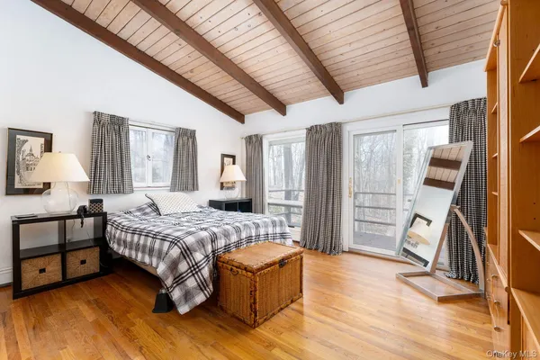 $949,000 | 48 Farm Road, St. James, NY 11780