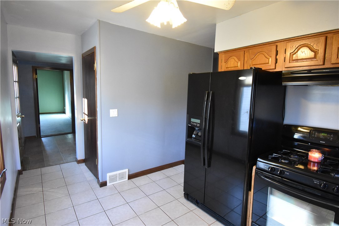 5019 New Road Youngstown, OH 44515 - Photo 5 of 26 Gallery Image 5