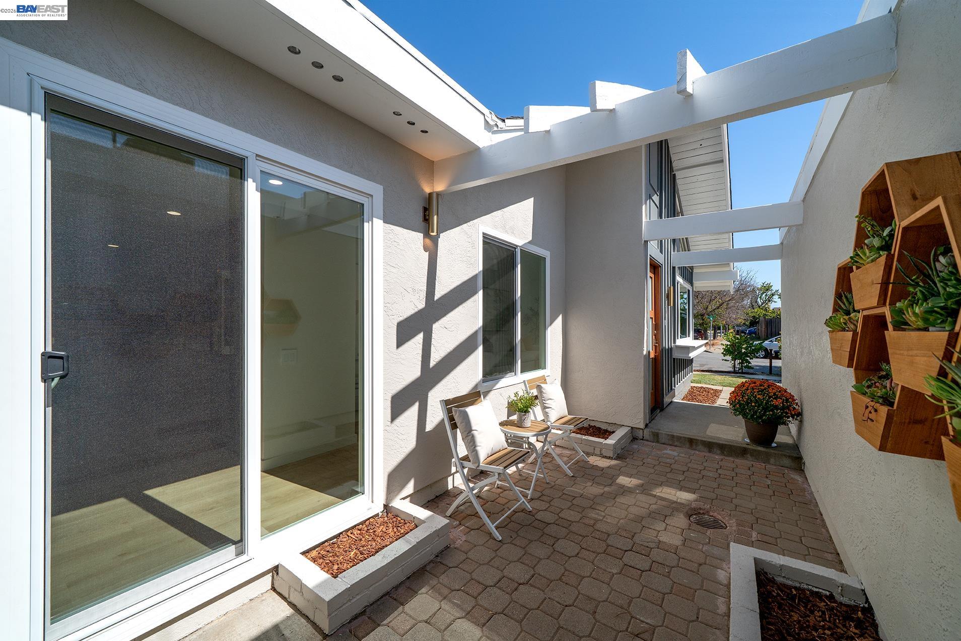 3619 Dryden Road Fremont, CA 94555 - Photo 12 of 43 Gallery Image 12