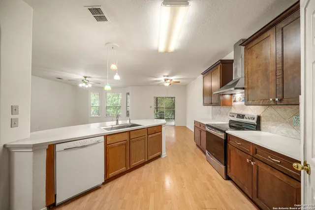 $1,850 | 1925 Walter Raleigh, Windcrest, TX 78239