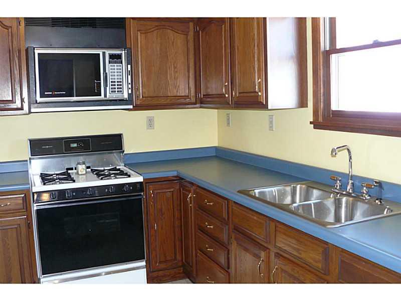 43 Bulger Block Road Bulger, PA 15019 - Photo 11 of 25 Kitchen. Gas Stove