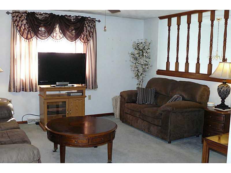 43 Bulger Block Road Bulger, PA 15019 - Photo 6 of 25 Living Room.