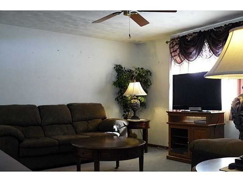 43 Bulger Block Road Bulger, PA 15019 - Photo 7 of 25 Living Room.