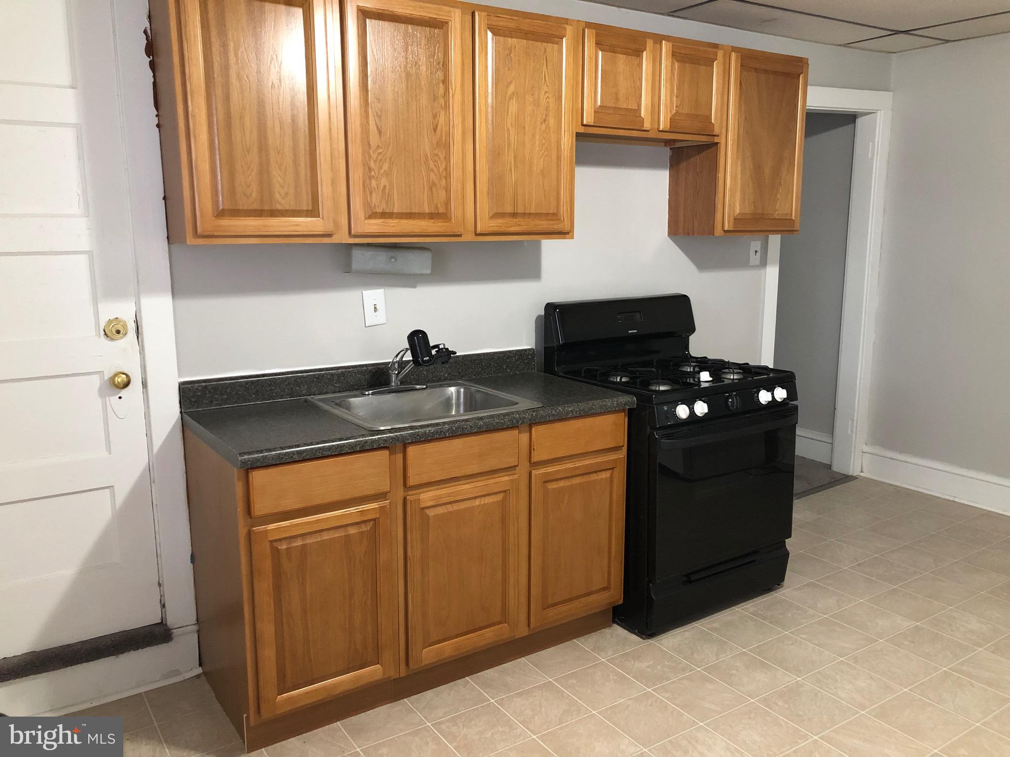 1118 Exeter Street Reading, PA 19604 - Photo 10 of 13