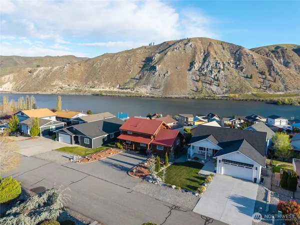 $589,000 | 215 West Marine View Place, Orondo, WA 98843