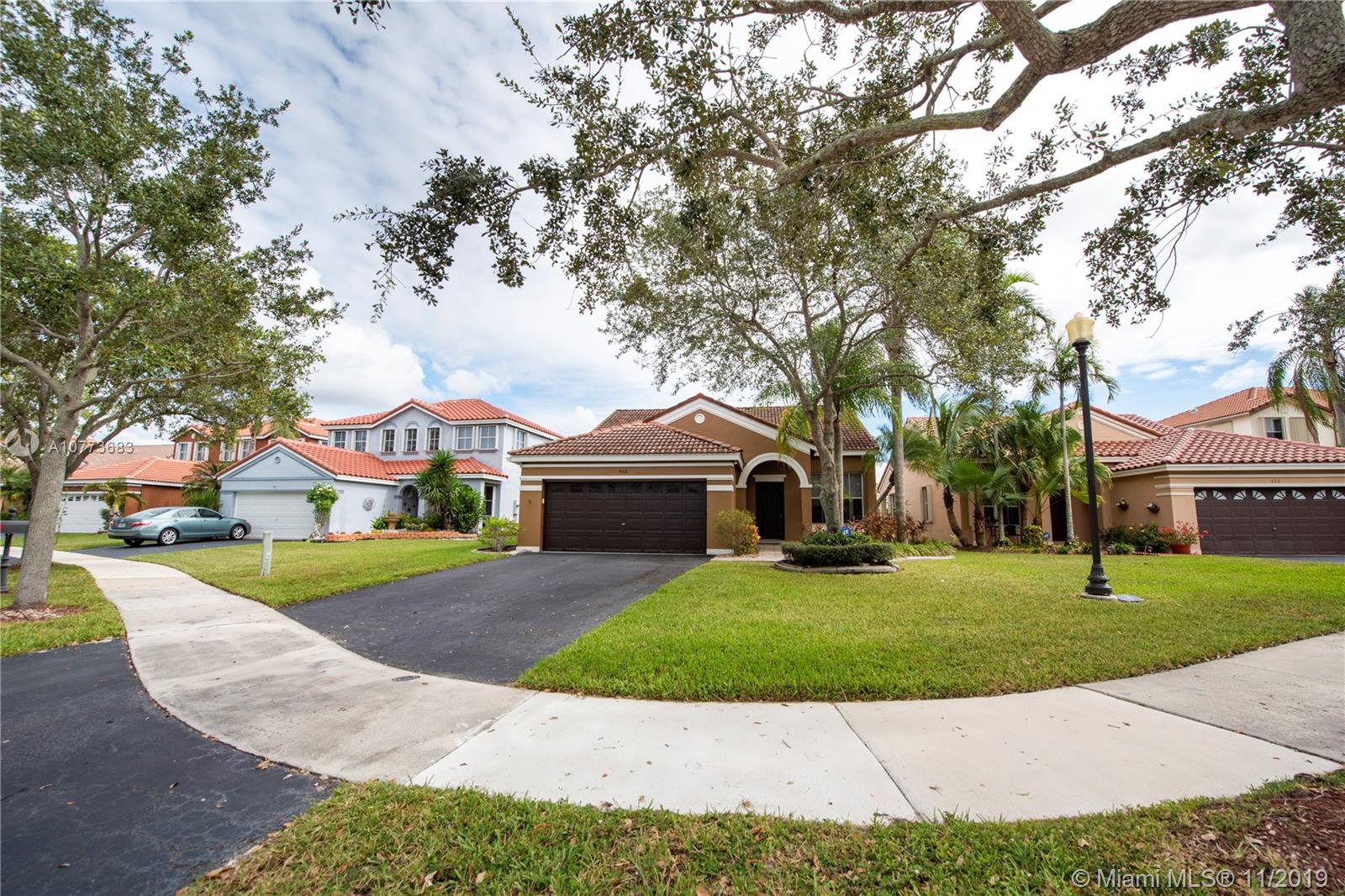 965 Falling Water Road Weston, FL 33326 - Photo 1 of 39