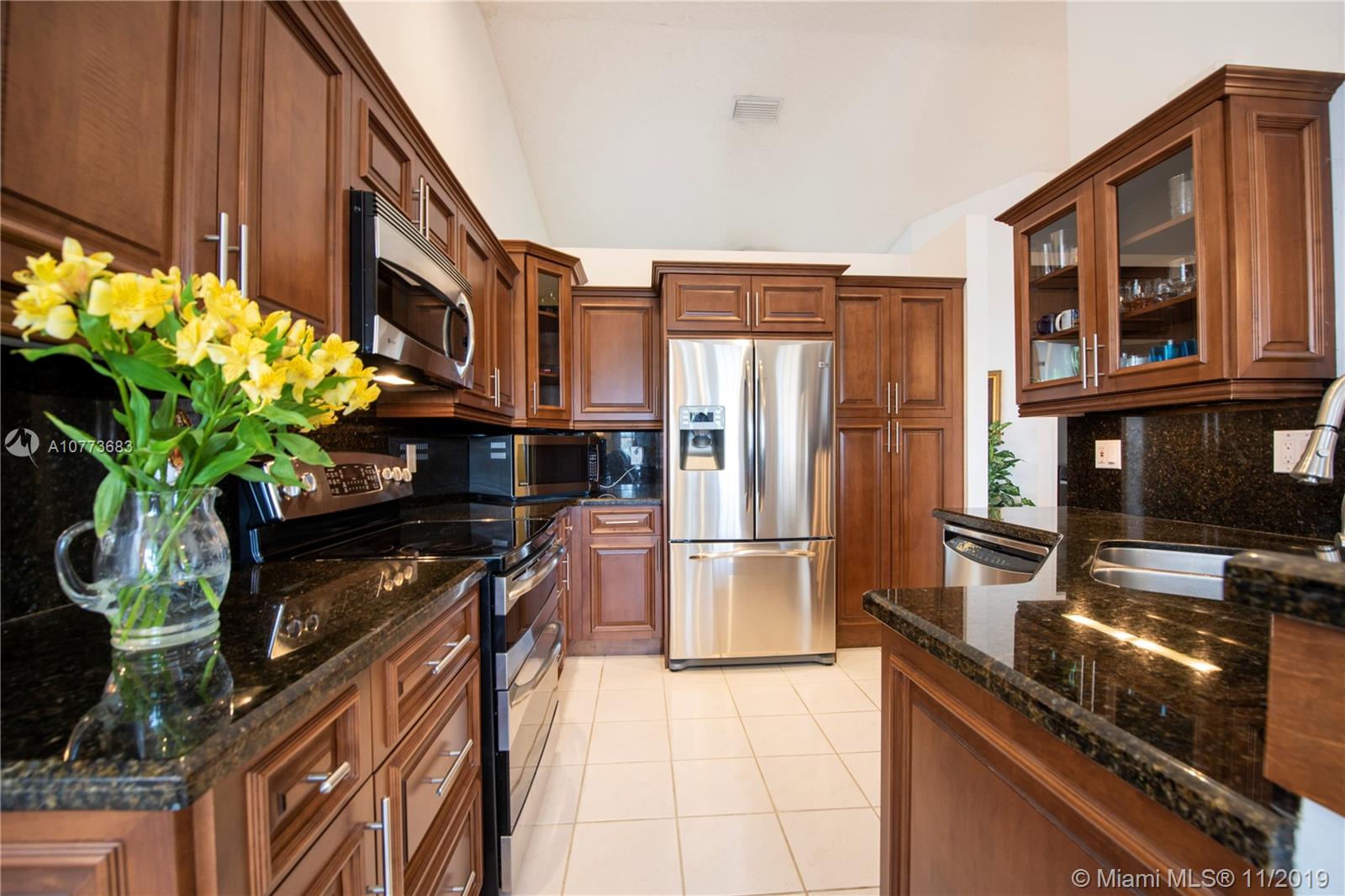965 Falling Water Road Weston, FL 33326 - Photo 11 of 39