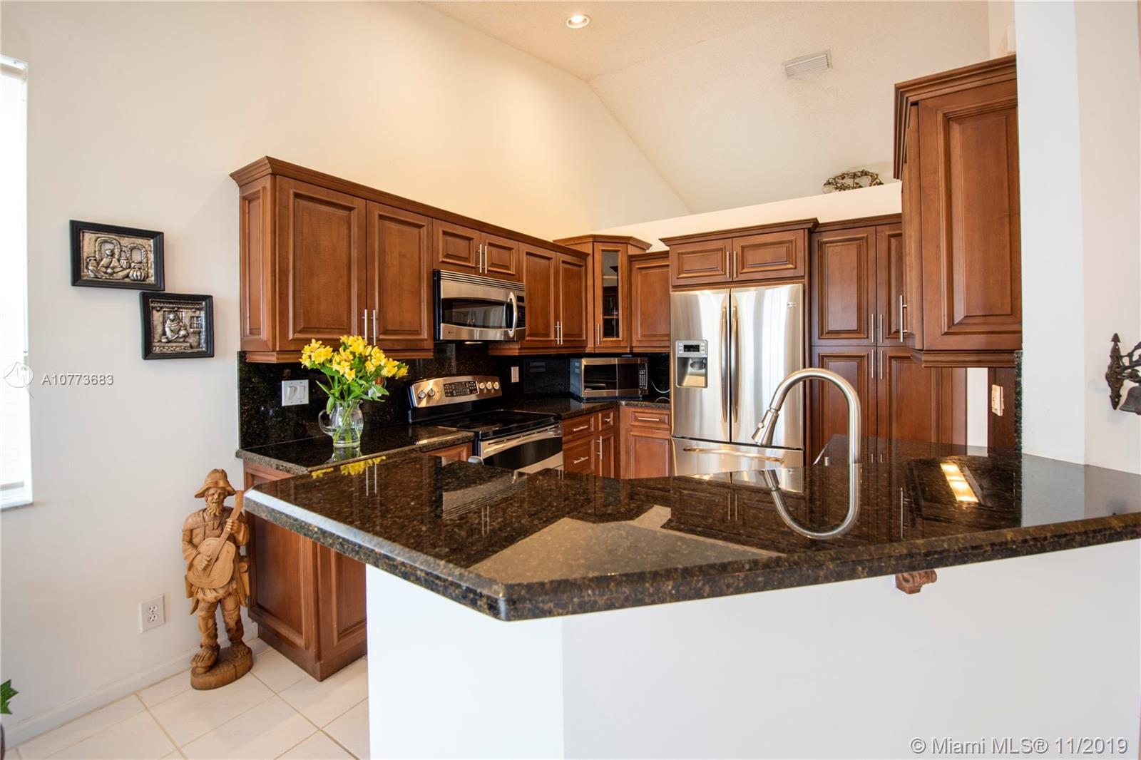 965 Falling Water Road Weston, FL 33326 - Photo 12 of 39