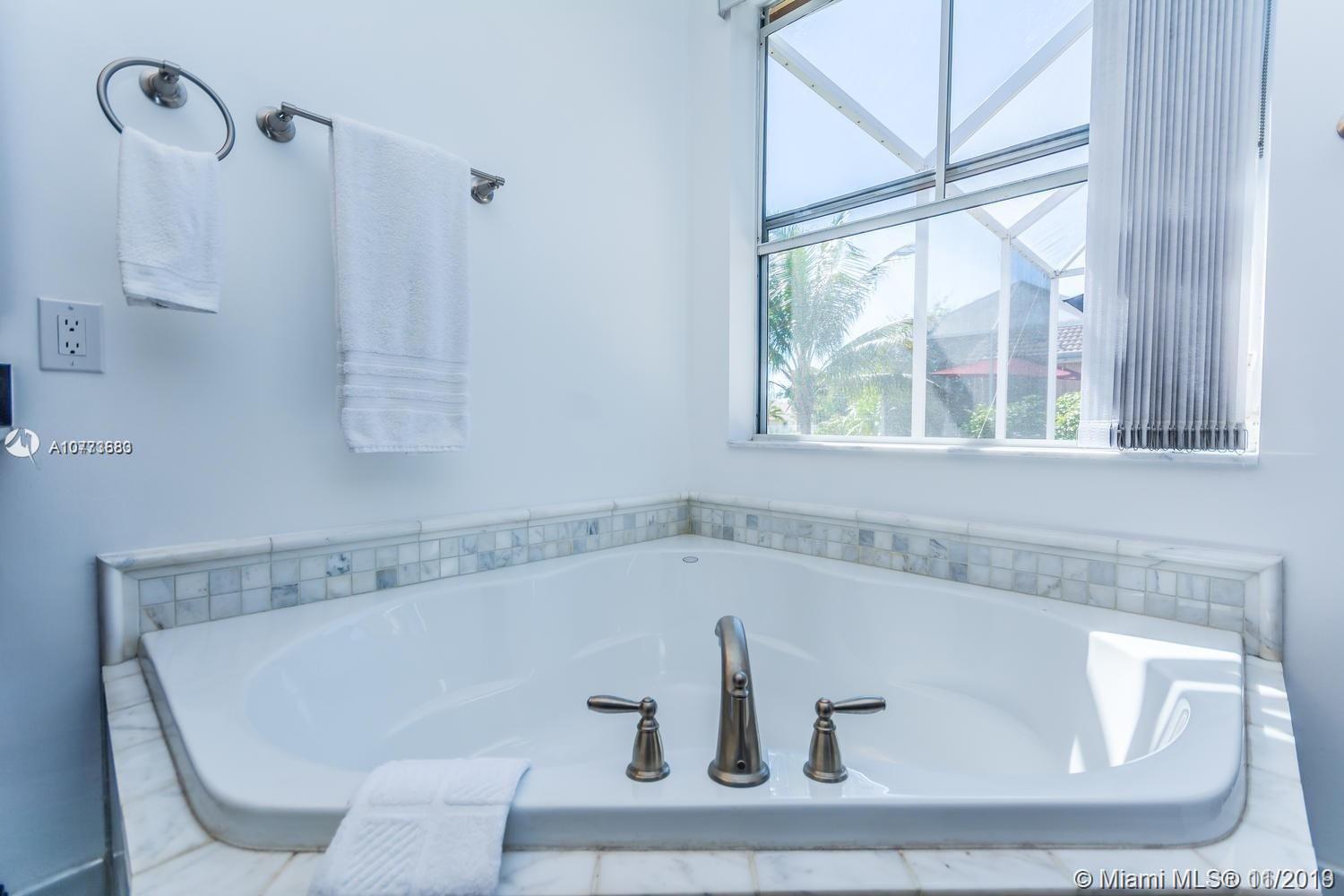 965 Falling Water Road Weston, FL 33326 - Photo 21 of 39