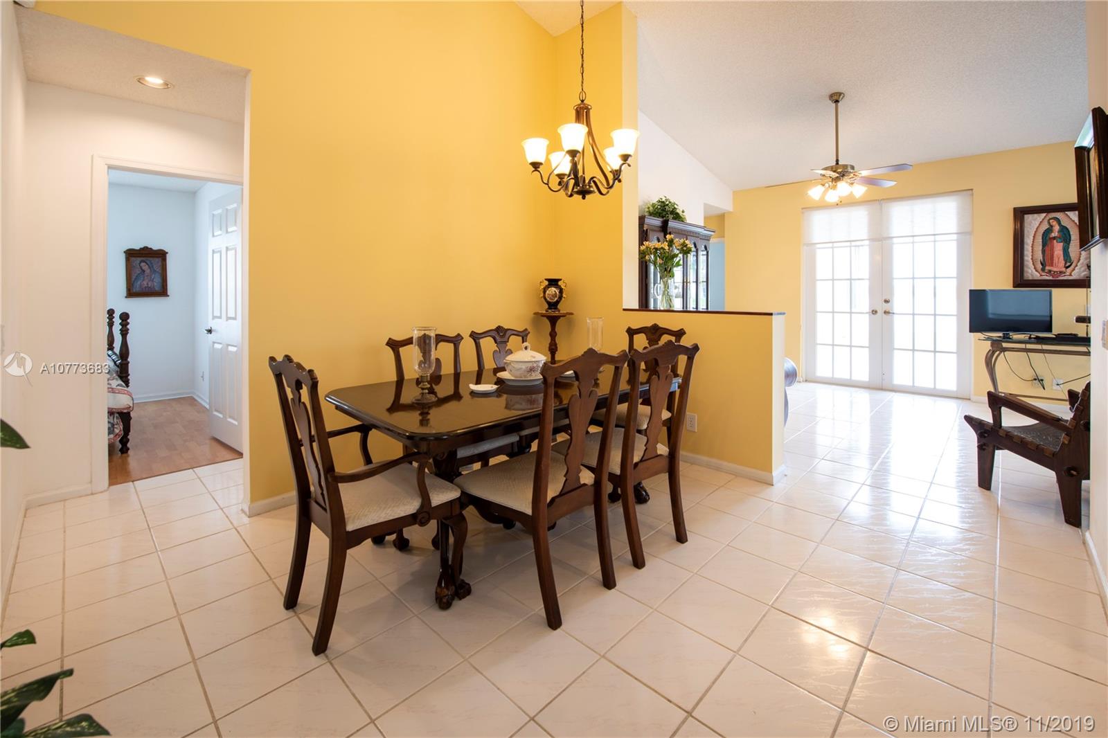 965 Falling Water Road Weston, FL 33326 - Photo 7 of 39