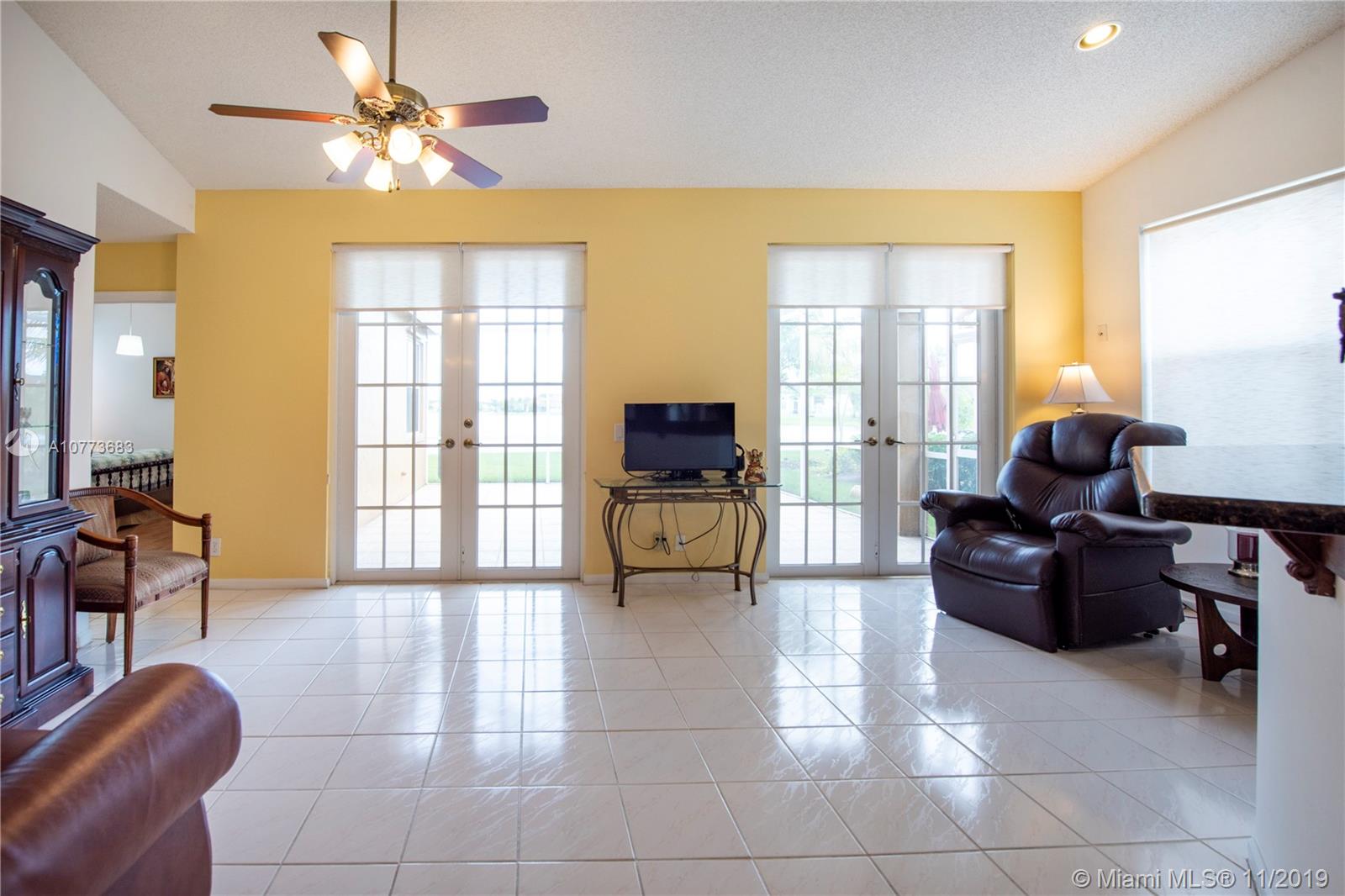 965 Falling Water Road Weston, FL 33326 - Photo 8 of 39