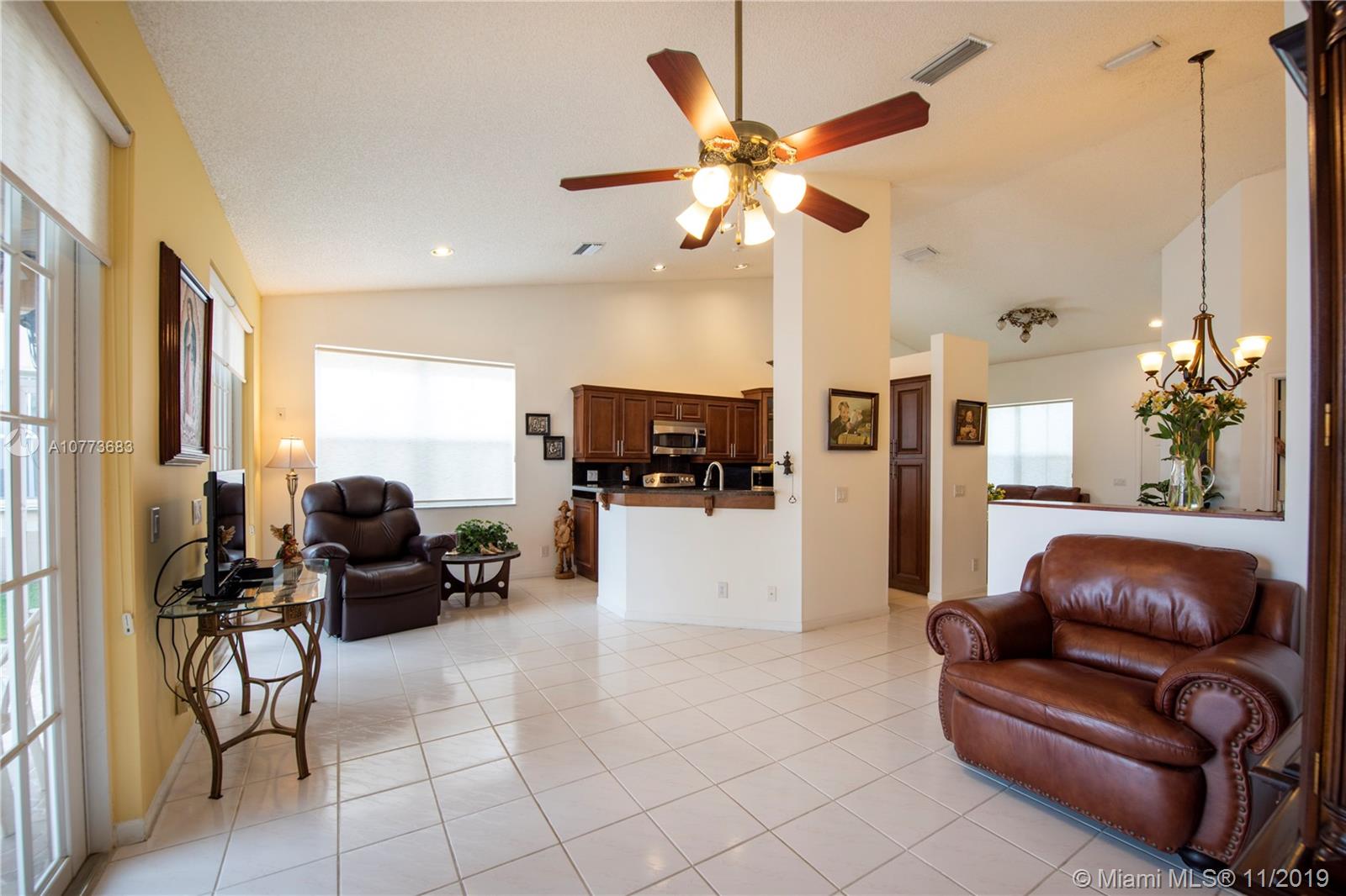 965 Falling Water Road Weston, FL 33326 - Photo 9 of 39