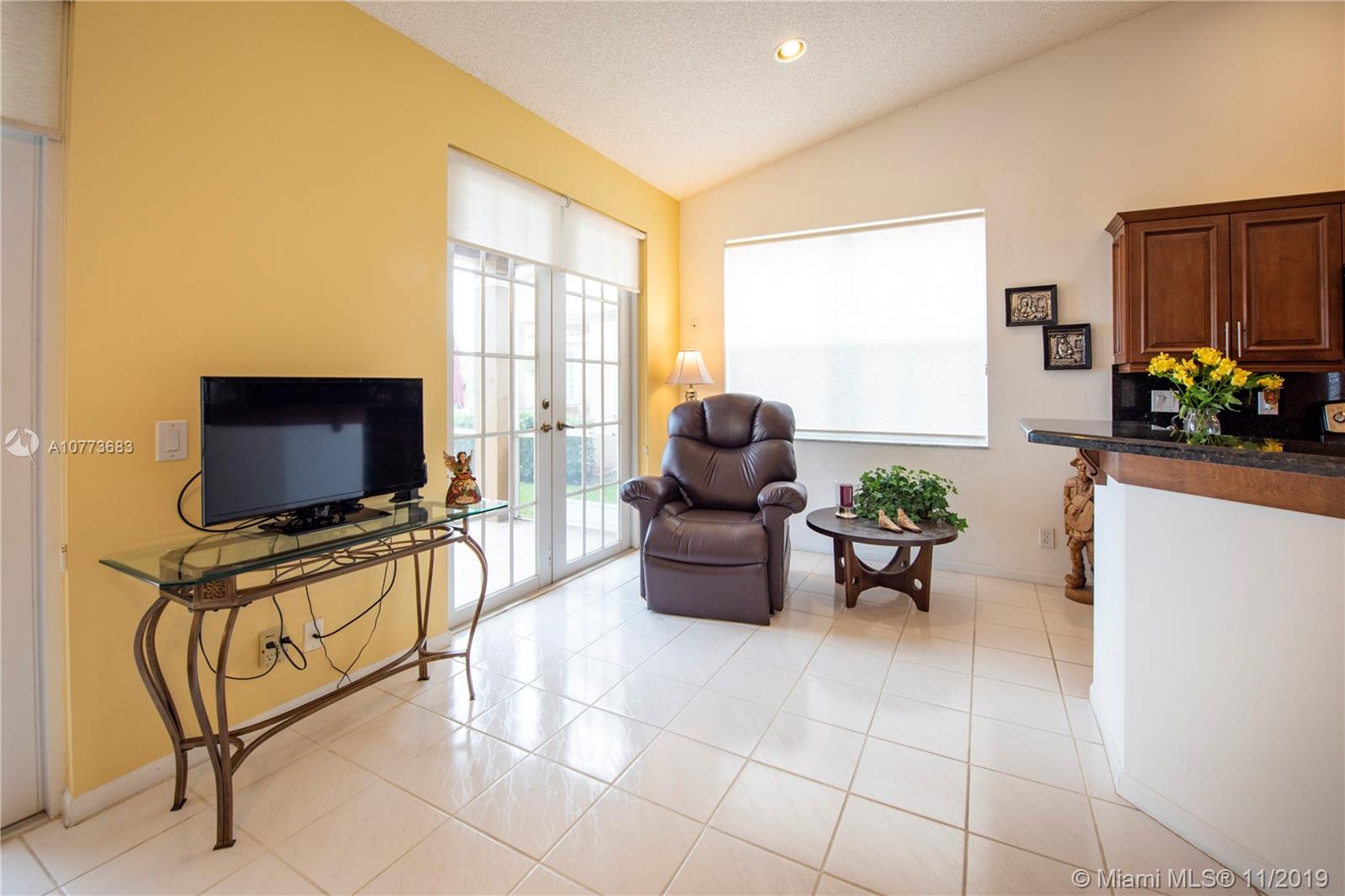 965 Falling Water Road Weston, FL 33326 - Photo 10 of 39