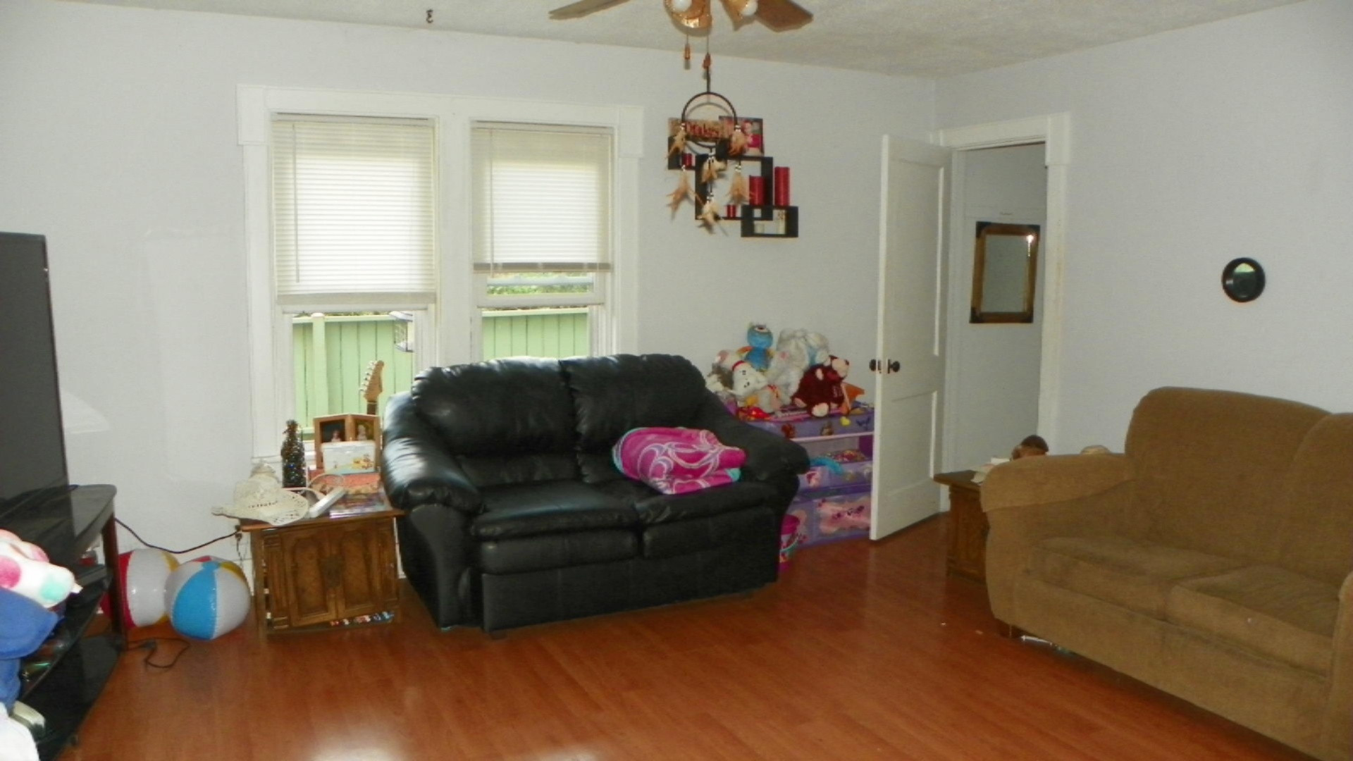 614 Pealer Street Three Rivers, MI 49093 - Photo 3 of 8 100_4605