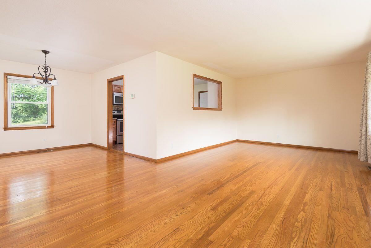 4440 Royalview Road Knoxville, TN 37921 - Photo 5 of 17 living