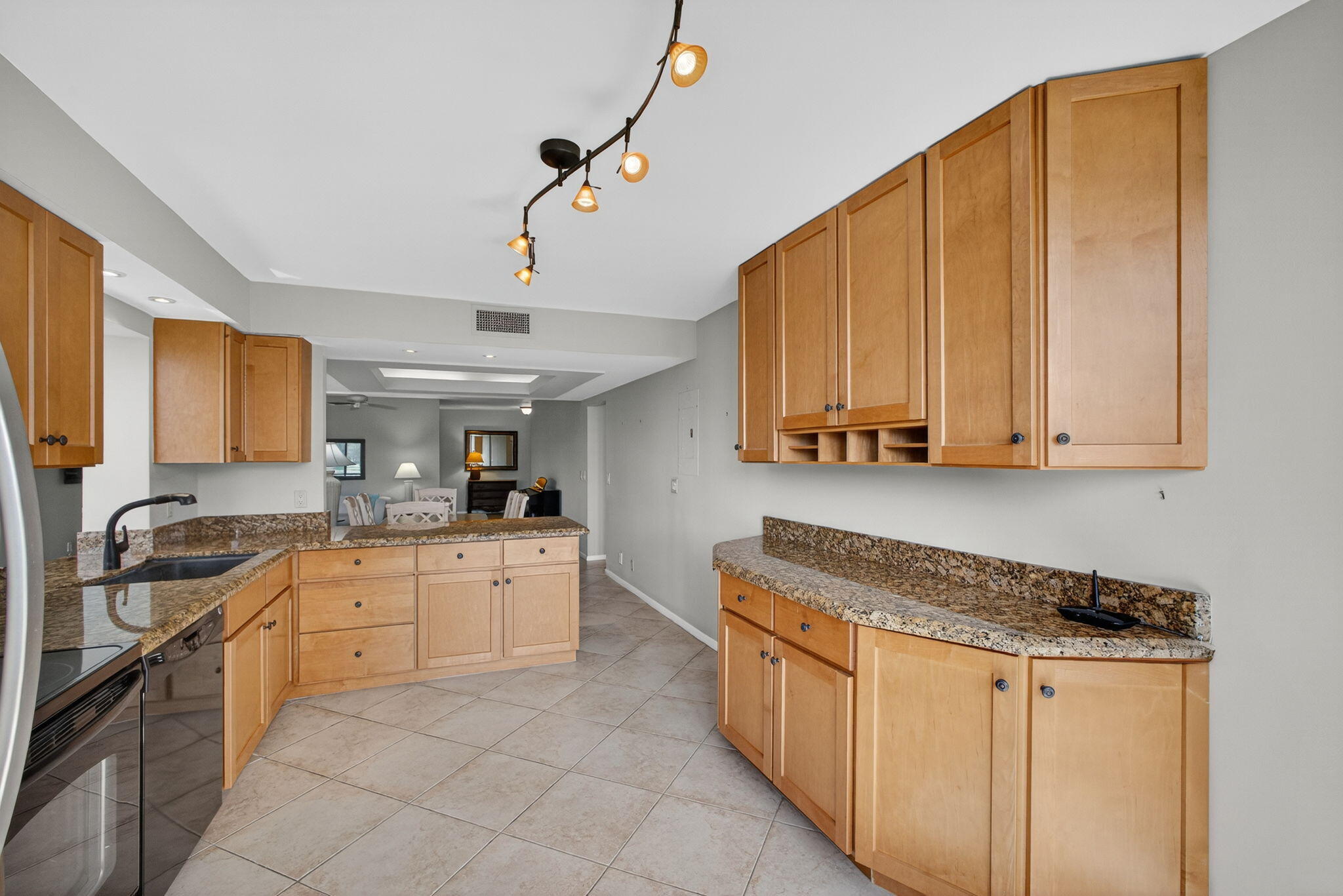 16885 Waterbend Drive, Unit 175 Jupiter, FL 33477 - Photo 18 of 43 18-web-or-mls-050_5D1A5612