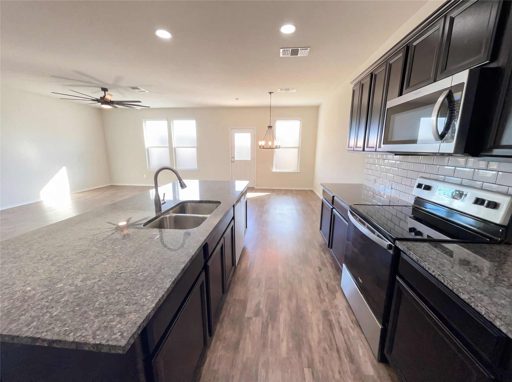 709 Hummingbird Lane Leander, TX 78641 - Photo 10 of 21