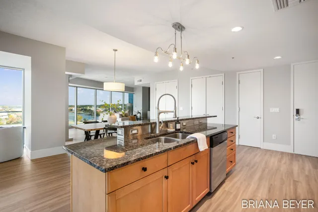 $499,900 | 335 Bridge Street Northwest, Unit 907, Grand Rapids, MI 49504