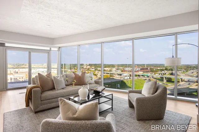 $499,900 | 335 Bridge Street Northwest, Unit 907, Grand Rapids, MI 49504