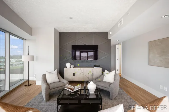 $499,900 | 335 Bridge Street Northwest, Unit 907, Grand Rapids, MI 49504