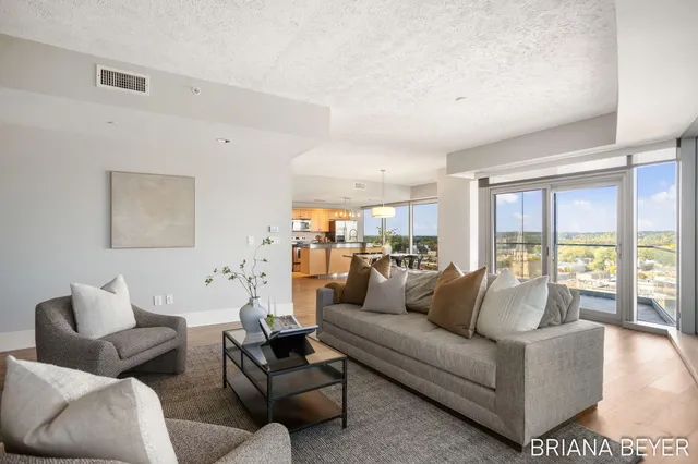 $499,900 | 335 Bridge Street Northwest, Unit 907, Grand Rapids, MI 49504