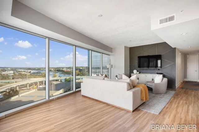 $499,900 | 335 Bridge Street Northwest, Unit 907, Grand Rapids, MI 49504