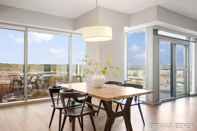 $499,900 | 335 Bridge Street Northwest, Unit 907, Grand Rapids, MI 49504