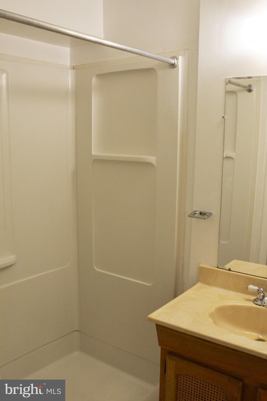 1648 Colonial Way Frederick, MD 21702 - Photo 11 of 14 Full Bath