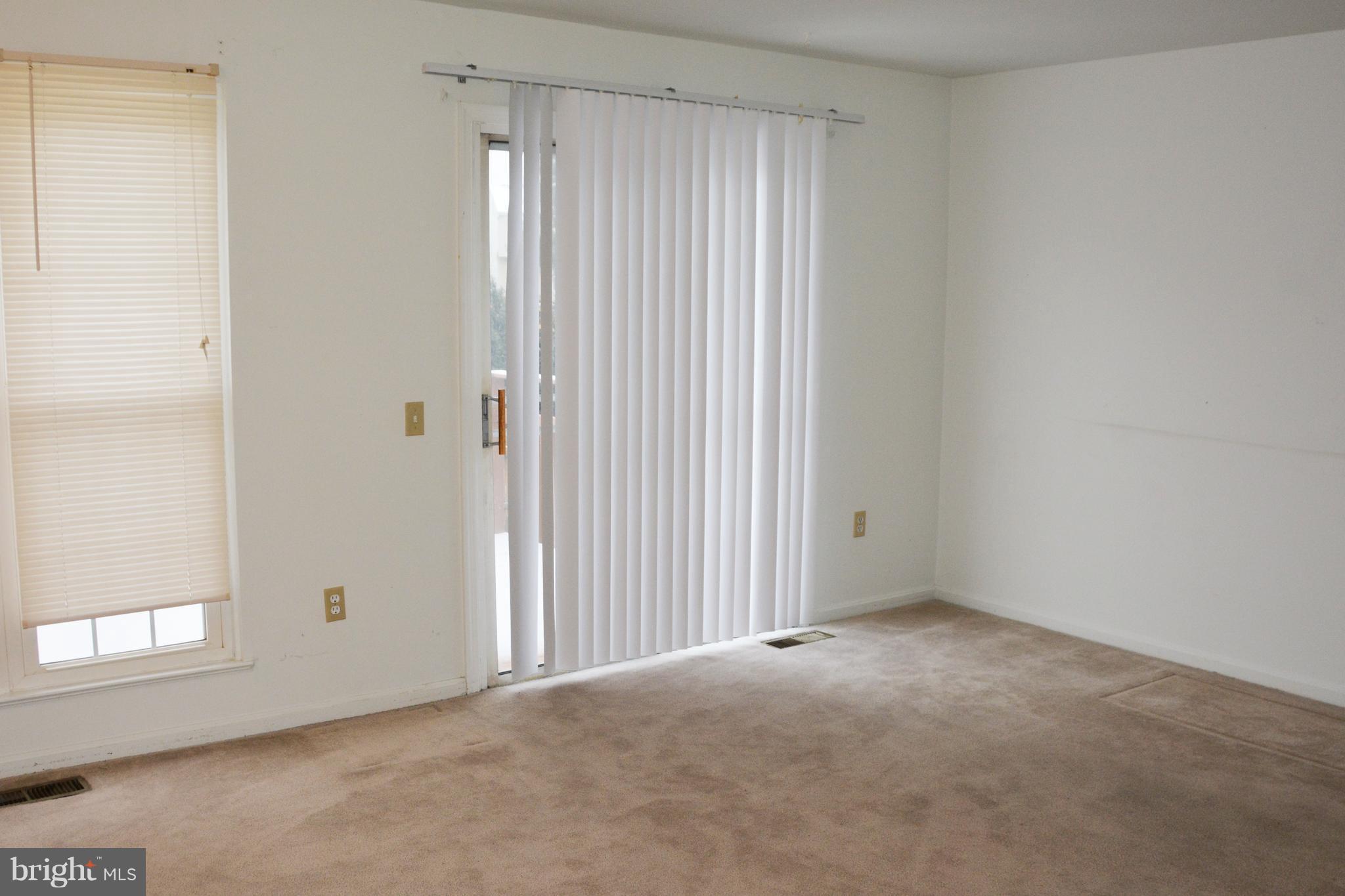 1648 Colonial Way Frederick, MD 21702 - Photo 6 of 14 Living Room