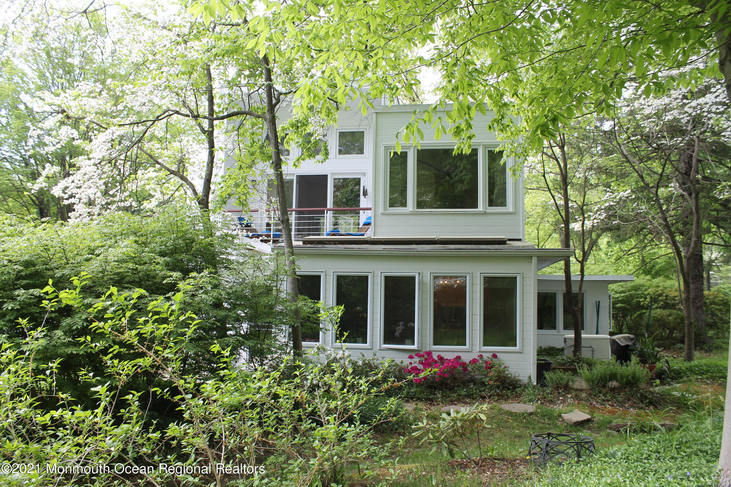 17 Pine Drive Roosevelt, NJ 08555 - Photo 4 of 22 a house view with a garden space