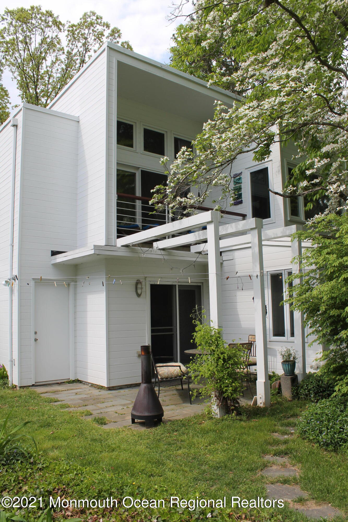 17 Pine Drive Roosevelt, NJ 08555 - Photo 6 of 22 a view of a house with backyard and garden