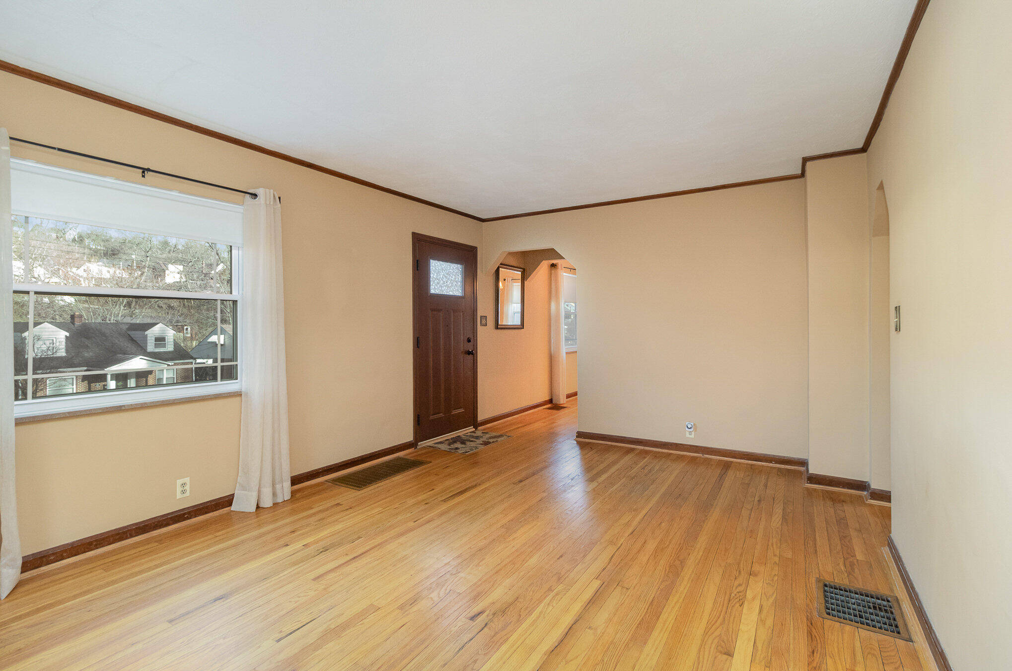 328 Riddle Place Newport, KY 41071 - Photo 3 of 25 Gallery Image 3