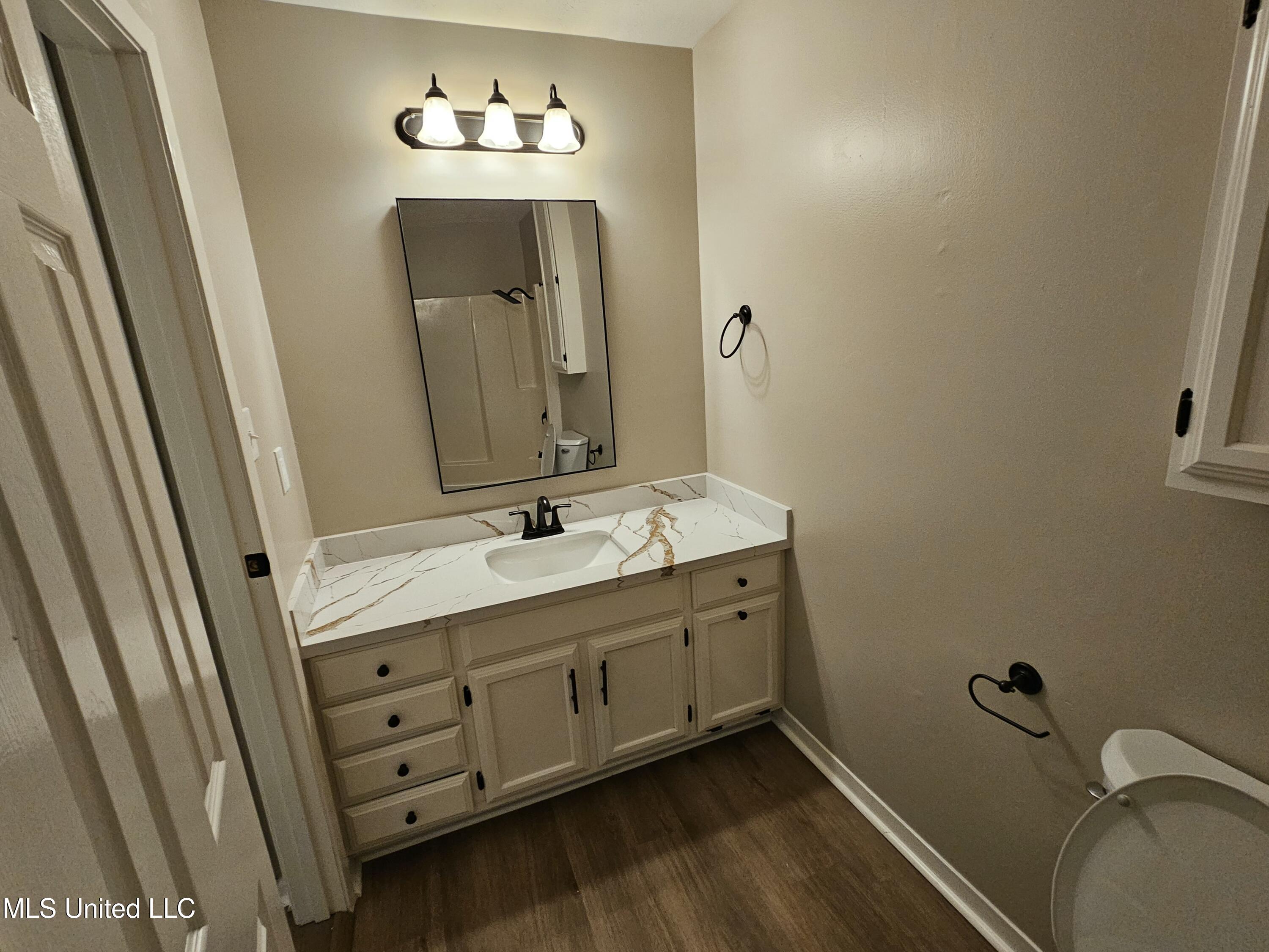 102 Magnolia Circle Vicksburg, MS 39180 - Photo 16 of 17 20251106_104344