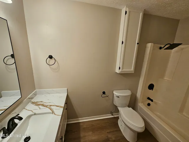 $249,900 | 102 Magnolia Circle, Vicksburg, MS 39180