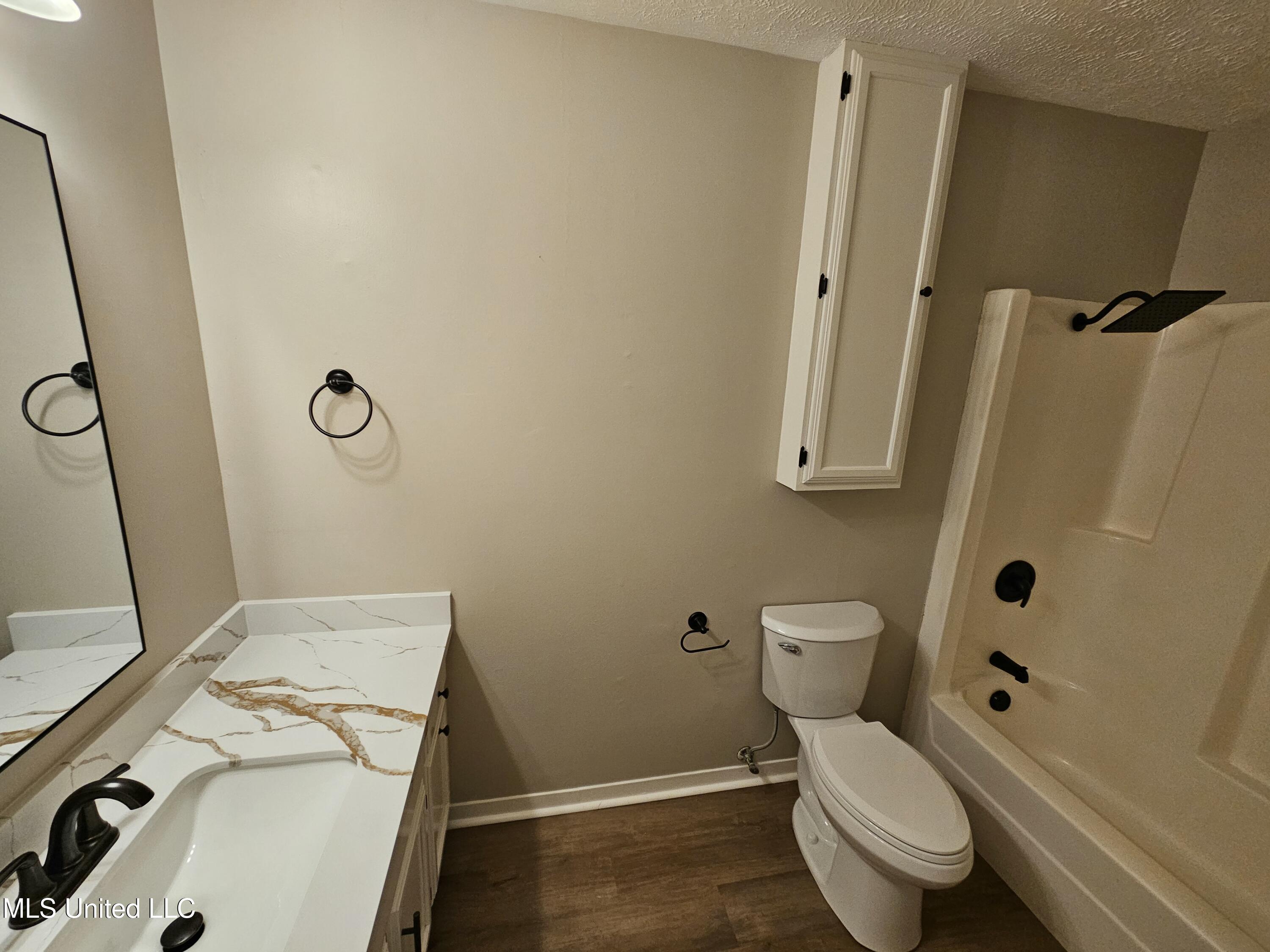 102 Magnolia Circle Vicksburg, MS 39180 - Photo 17 of 17 20251106_104435