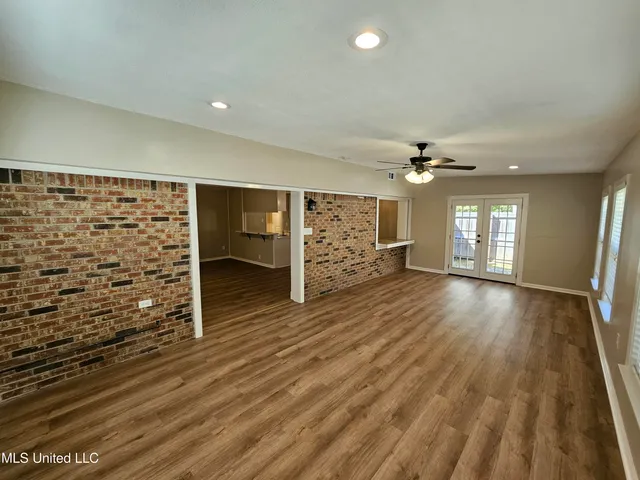 $249,900 | 102 Magnolia Circle, Vicksburg, MS 39180