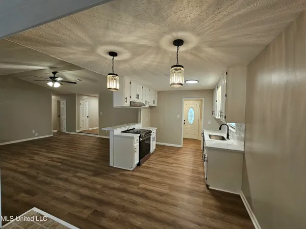 $229,900 | 102 Magnolia Circle, Vicksburg, MS 39180